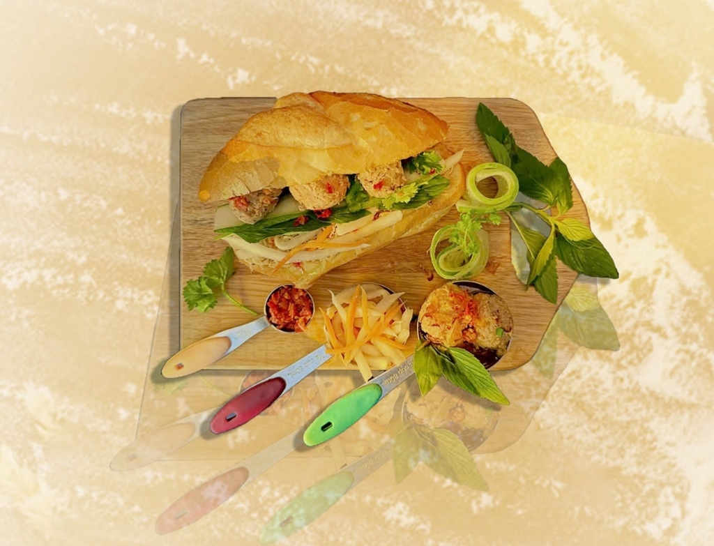 Bánh mì chả xíu mại